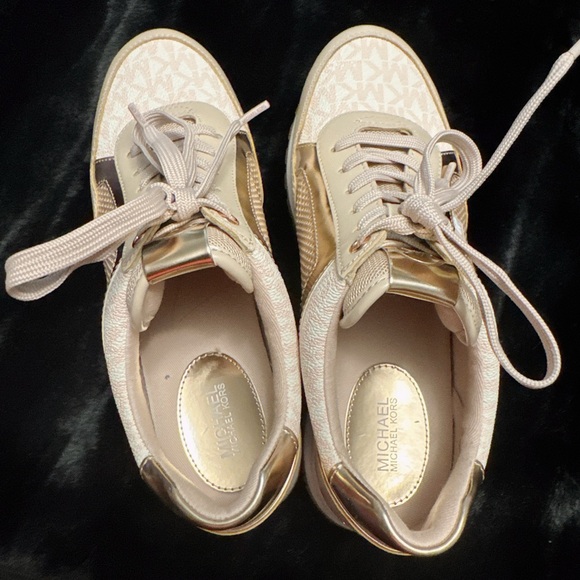 Michael Kors Women's Maddy Mixed Media Trainer Sneakers Pink size 6.5 - Picture 8 of 12